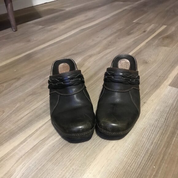 Clarks Artisan Ladies Brown Leather Mules Size 8.5 - Picture 2 of 6